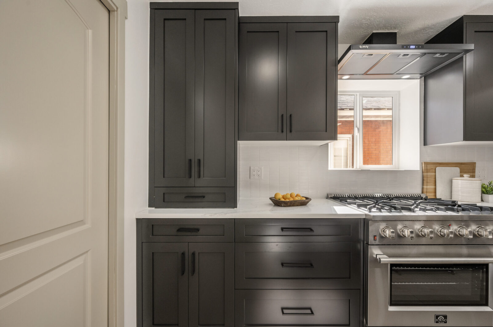 custom kitchen cabinets | custom builtin cabinets